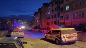 Erkek arkadaşını banyoda bıçaklayarak öldürdü