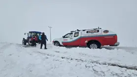 Anne ve bebeği, saatler süren çalışmanın ardından kurtarıldı