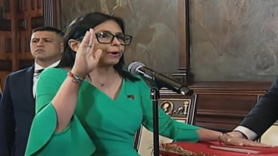 Venezuela'nın geçici Devlet Başkanı olarak yemin etti