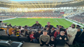 Eğil’in minikleri ilk kez tribün heyecanı yaşadı