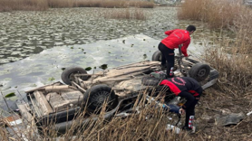 Gölete düşen otomobil sürücüsü hayatını kaybetti