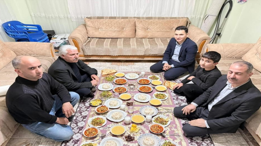 Kaymakam Karataş, vatandaşların iftar sofralarına misafir oldu