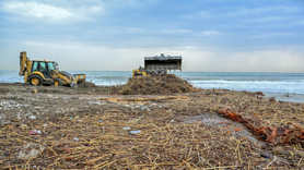 Mersin’de selin izleri sahillerden siliniyor