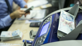 Yaşlı ve engelli aylıkları  hesaplara yatırılmaya başlandı